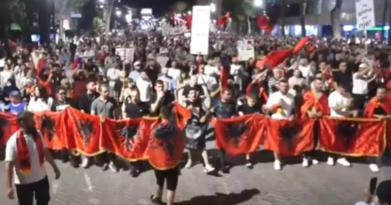 &ldquo;Lironi &ccedil;unat, v&euml;llez&euml;rit tan&euml;&rdquo;/ Marshim drejt