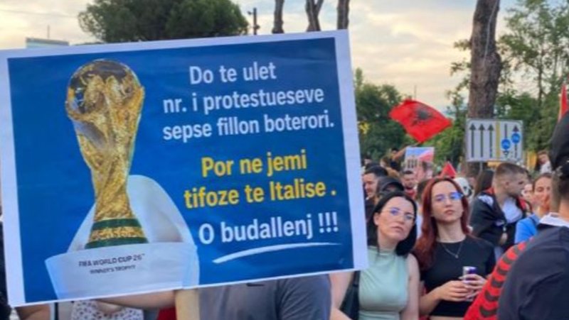 Protesta sfidon &ldquo;ethet&rdquo; e Bot&euml;rorit, qytetar&euml;t
