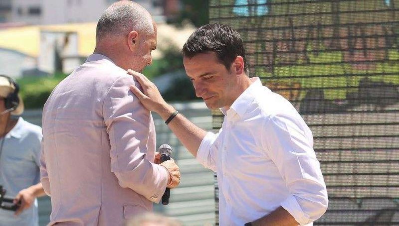 N&euml; 35-vjetorin e PS, Rama &ldquo;lan duart&rdquo; me Veliajn: Nuk