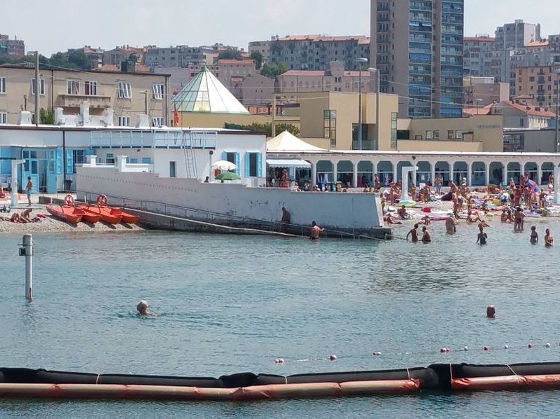 Plazhi i vet&euml;m n&euml; Evrop&euml; q&euml; ndan burrat nga grat&euml; me