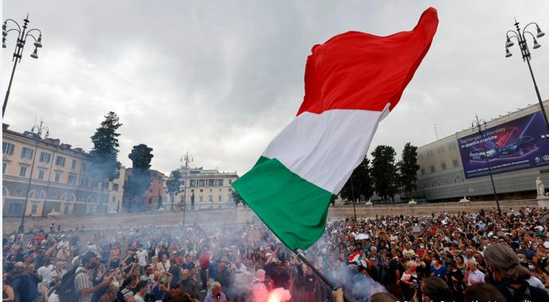 Tensione n&euml; Rom&euml;, mij&euml;ra vet&euml; marshojn&euml; pro dhe