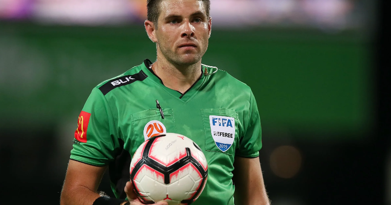 Skandal n&euml; Kup&euml;n e Bot&euml;s / FIFA hap hetim ndaj arbitrit t&euml;