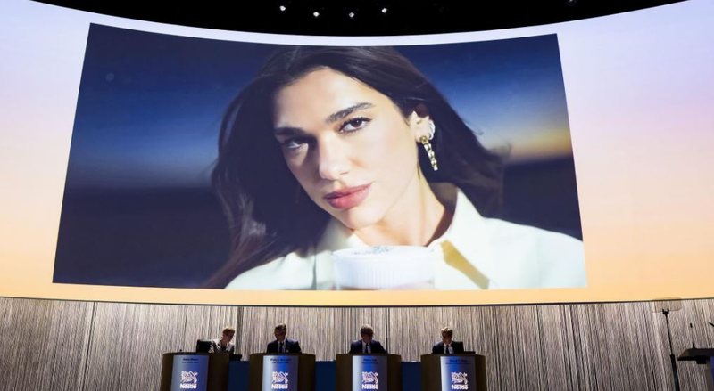 Shqiptar&euml;t k&euml;rkojn&euml; dor&euml;heqjen e Ram&euml;s/ Dua Lipa