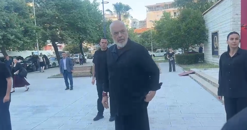 VIDEO/ Gazetari italian gozhdon Ram&euml;n: Po i gjunj&euml;zohesh edhe Trumpit?