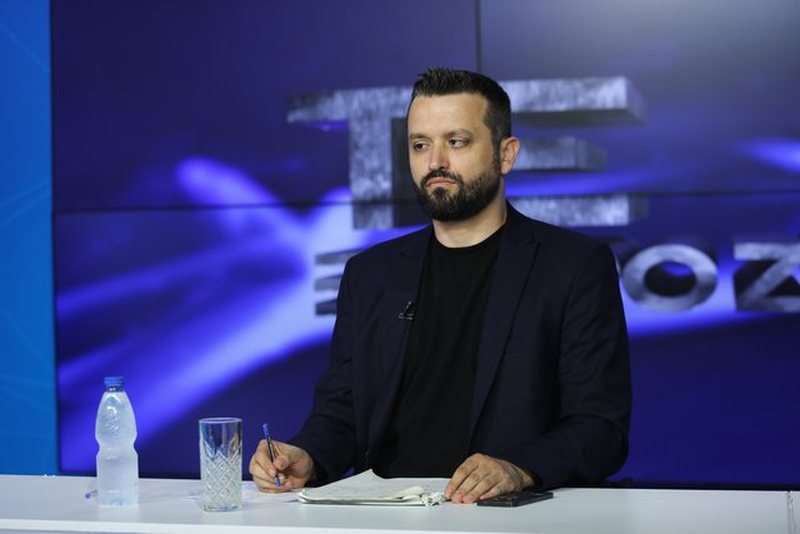 "Jam gangster i gangster&euml;ve, t&euml; mbyll goj&euml;n me