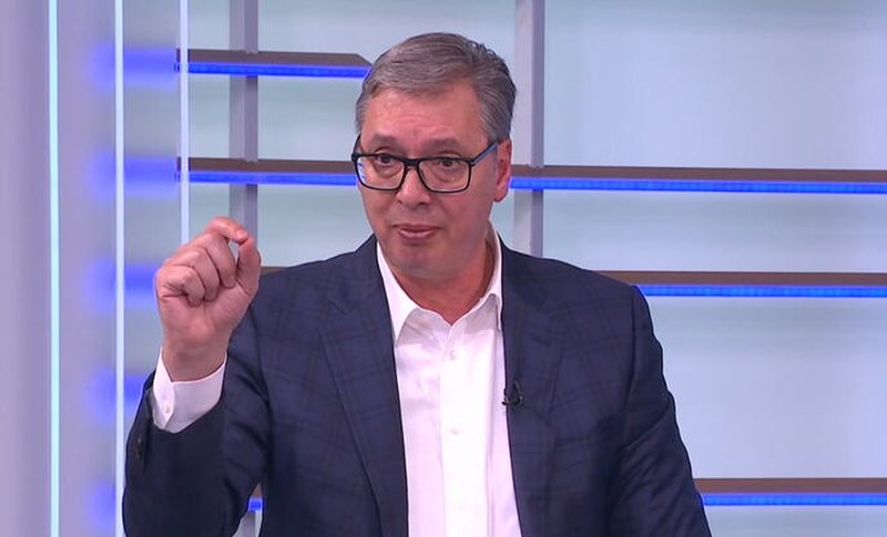 Protestat tronditin Serbin&euml;: Vu&ccedil;i&ccedil; paralajm&euml;ron