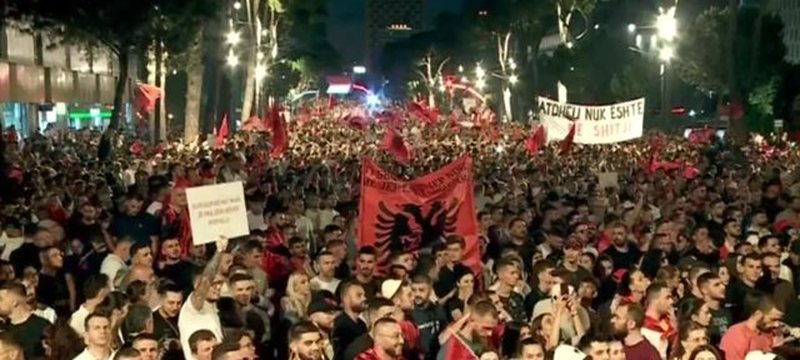 DW: Mij&euml;ra shqiptar&euml; para kryeministris&euml;, mb&euml;shtetje dhe nga