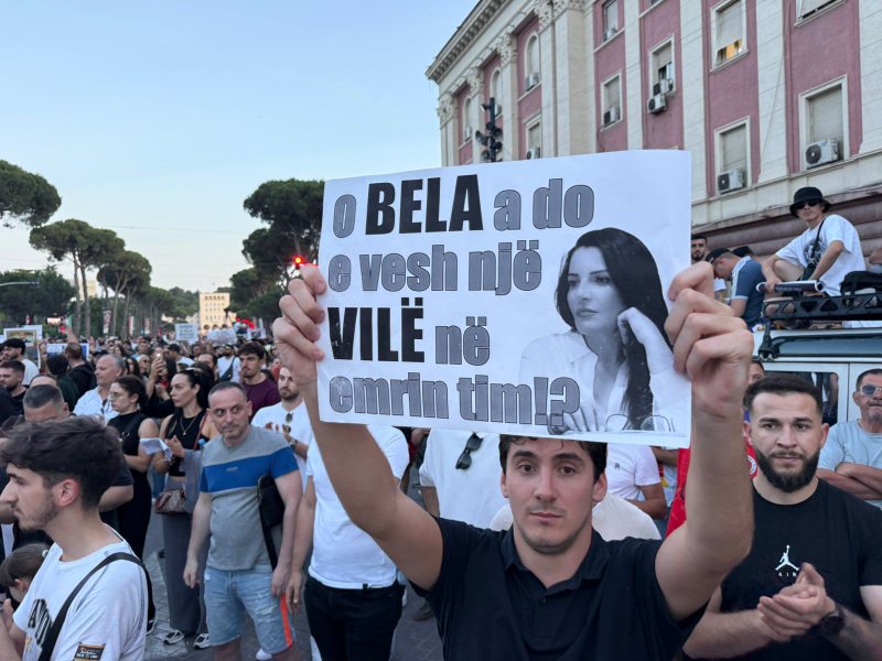 &ldquo;O Bela do e vesh nj&euml; vil&euml; n&euml; emrin tim&rdquo;/ SPAK zbuloi