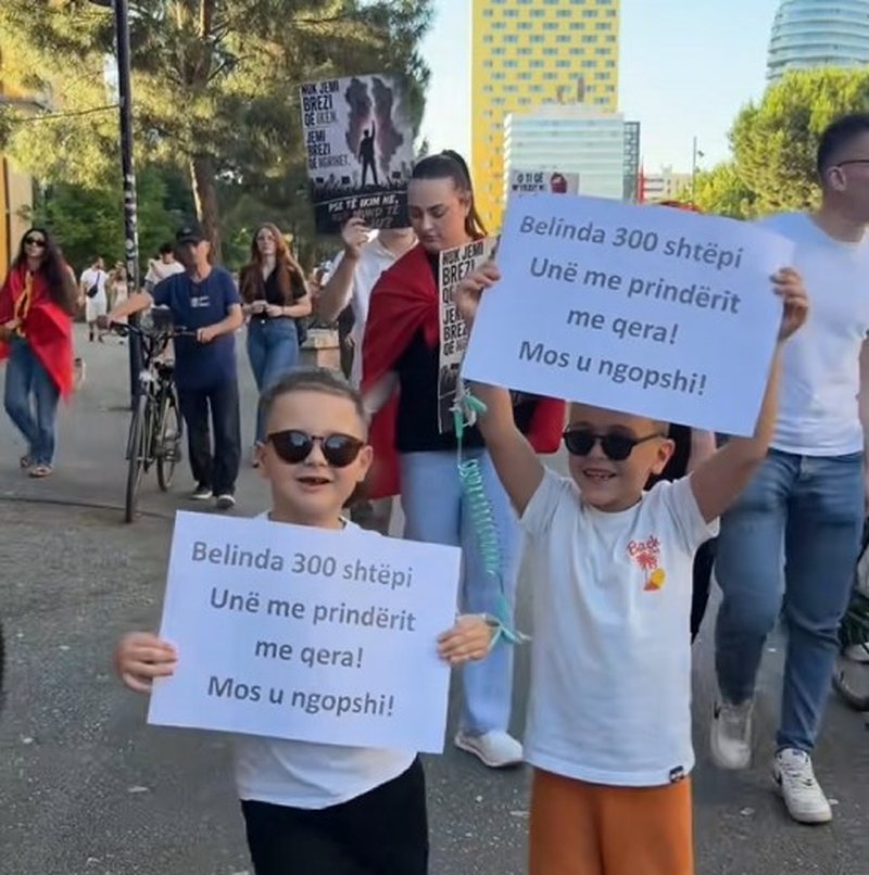 Vog&euml;lush&euml;t japin leksion p&euml;r pabarazin&euml;: Bela me 300