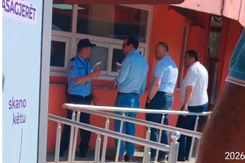 VLEN k&euml;rkon sqarime pas ndalimit t&euml; tre zyrtar&euml;ve t&euml; saj