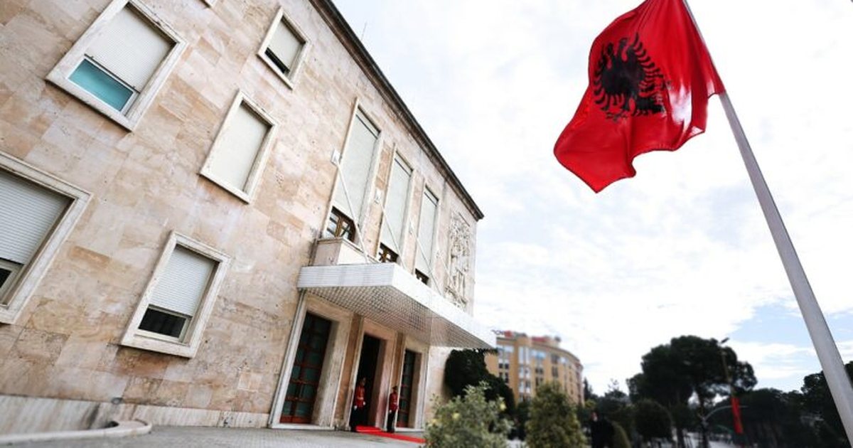 Administrata katër ditë pushimi për Krishtlindjet