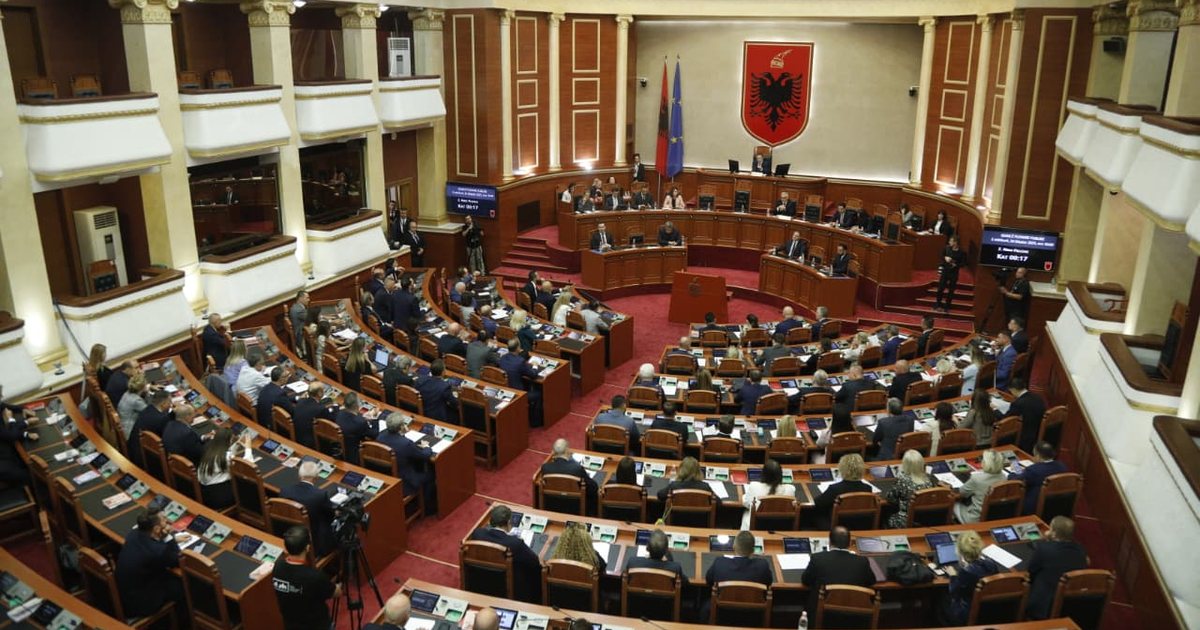 Kuvendi  Opozita u tërhoq nga bojkoti  mazhoranca duhet të heqë nga rendi i ditës zhbërjen e barazisë