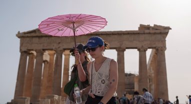 Acropolis temporarily closed due to heat