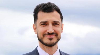Gruaja, portreti i kontrastit të dy fushatave