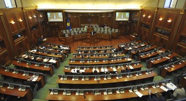 A do të zhbllokohet sot ngërçi? Deputetët votojnë