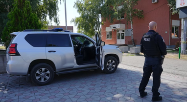 Kosovo Police Take Control of Serbian National Employment Service Building in