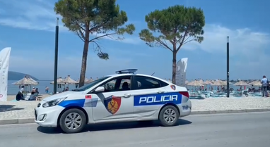 Theu masën e sigurisë dhe goditi me thikë 34-vjeçarin,