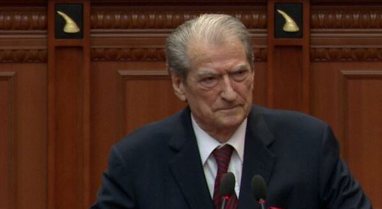 Nis seanca plenare, Berisha: Farsa zgjedhore u krye me paratë e krimit dhe
