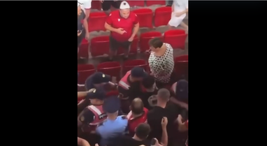 The police forcibly removed the fan with the symbols of the UKÇ from the