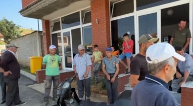 Fermerët e Maliqit dalin në protestë