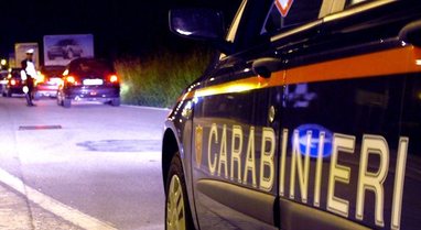 Mbi 1 kg drogë të fshehur nën sediljen e pasagjerit, policia
