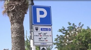 Shfrytëzoi hapësirën publike për parkim privat, nën