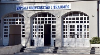 Rrëzohet nga ballkoni 4-vjeçarja në Lezhë, dërgohet