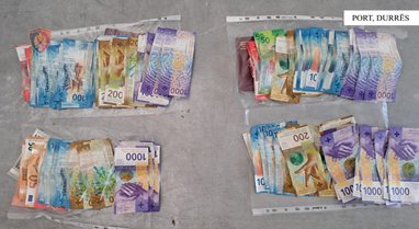Nuk deklaruan mbi 22 mijë franga zvicerane në Portin e Durrësit,