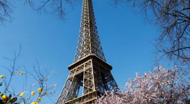 Temperaturat përvëluese në Francë mbyllin Kullën Eiffel