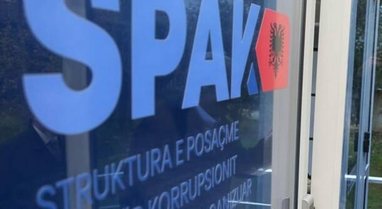 ‘Plumbi i Artë’/ Avokatët braktisin sallën, shtyhet