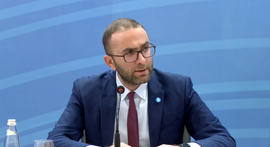Rinumërimi i Fierit, Bardhi: Klosi dhe Çaushi hajdutë të