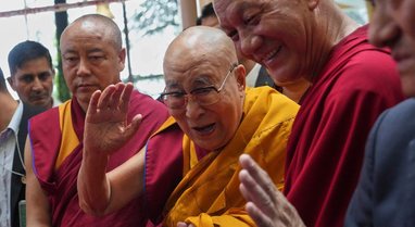 Dalai Lama mbush 90 vjeç mes adhurimi global