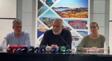 Dorëheqje me regji nga Tirana, Rama 'pastron' bashkinë e