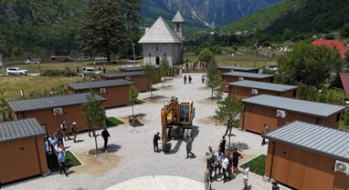 Thethi, turistët “kritikojë” tendencën moderne