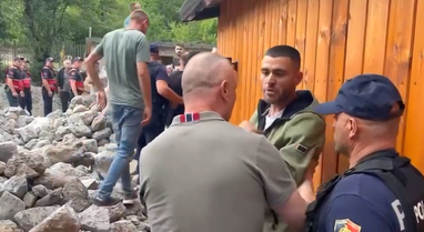 Banorët përplasen me policinë në Theth: Jemi në