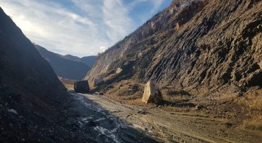 Nuk gjen qet&euml;si nga shembja e gur&euml;ve, Rama 'shet'