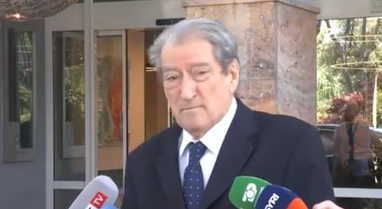 Berisha p&euml;r procesin ndaj Met&euml;s: Fars&euml; politike e urdh&euml;ruar