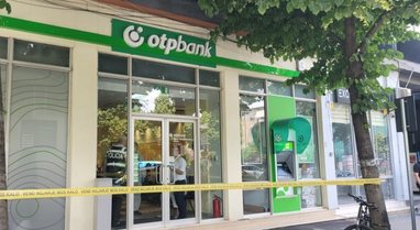Grabitja n&euml; bank&euml;/ Zbardhet rr&euml;fimi i rojes s&euml; arrestuar: