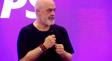 Rama interrupts speech over slogan against Zv&euml;rnec: Put him down