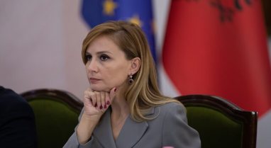 "Dezinformuesi m&euml; i madh i opinionit publik", Tabaku i