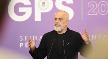 Protestuesit i k&euml;rkojn&euml; dor&euml;heqjen, Rama: Nj&euml; qeveri nuk e