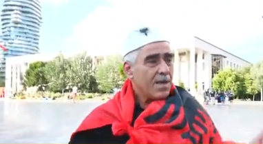 Albanian from Kosovo joins the protest: When Albania is not well, neither am I