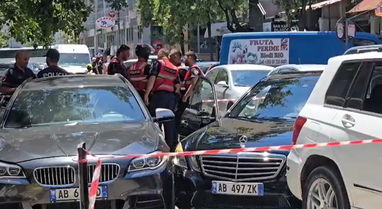 Chaos in Durr&euml;s, wanted man crashes into 5 cars while fleeing from police