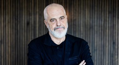 Rama flet p&euml;r 'Financial Times', shan protesuesit: F*ck you,