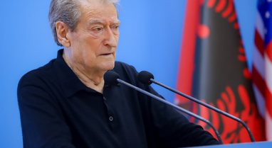 Rama shthuri goj&euml;n ndaj protestuesve, Berisha: Fyeu shqiptar&euml;t para
