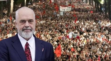 Nga Zv&euml;rneci te dor&euml;heqja e Ram&euml;s/ Narrativat e mediave amerikane