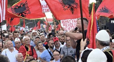 Le Courrier des Balkans: Rama's horizon is narrowing, political pressure on