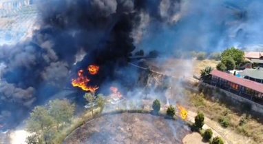 Large-scale fire in Drize, Fier, 11 families evacuated, police: Two escorted