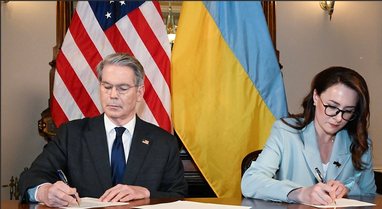 Ukraina dhe SHBA-ja nënshkruajnë marrëveshje për mineralet,