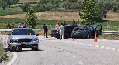 P&euml;rplasen 5 automjete n&euml; aksin Levan&ndash;Tepelen&euml;, disa t&euml;